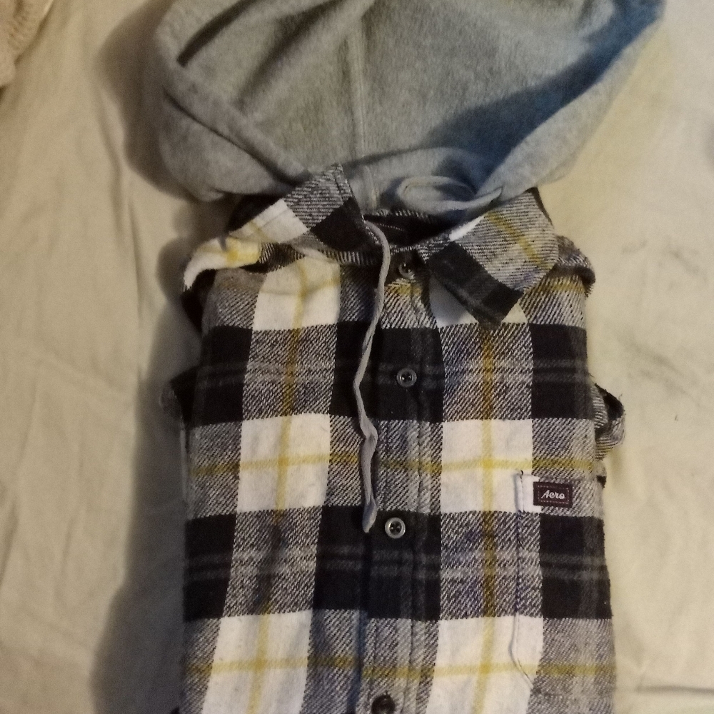Hooded Aeropostale shirt